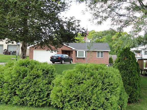 2nd image of 2821 Van Buren St