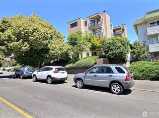 5642 California Ave SW APT 1, Seattle, WA 98136