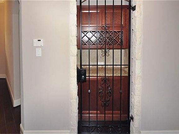 3rd image of 1413 Norman Hill Ln
