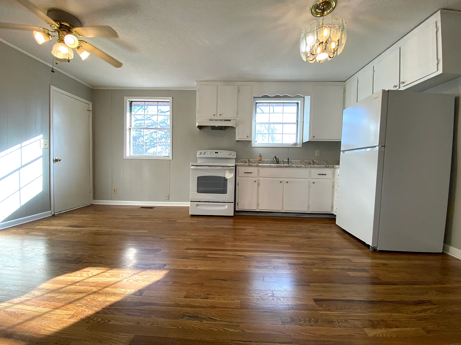 3 bed, 1025 sqft, $1,275 — Photo 3