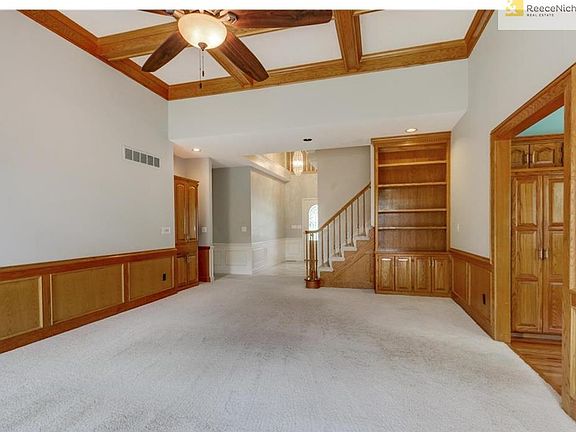 5th image of 609 NE Plumbrook Pl
