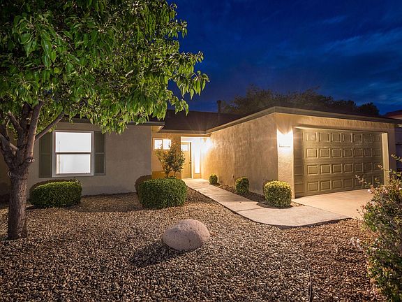 2nd image of 4811 Vista Cuesta