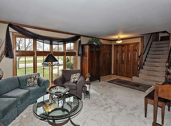 2nd image of 1036 E Carpenter Dr
