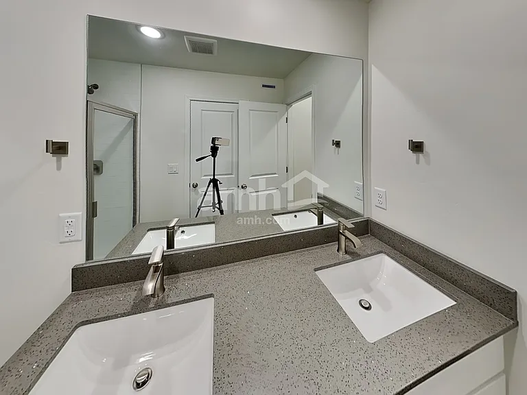 11026 S Trocadero Ave — Photo 10