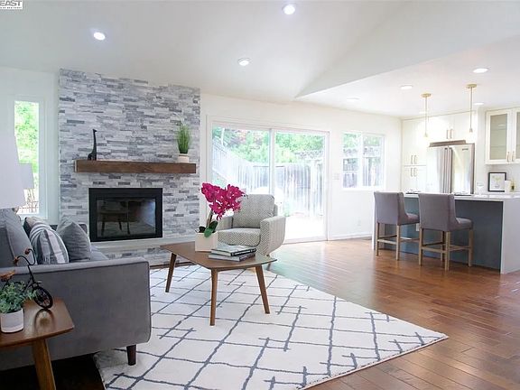 2nd image of 3584 Skyline Dr