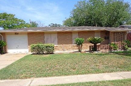 1st image of 612 College Pl