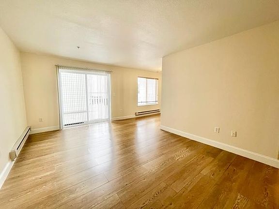 4th image of 405 12th Ave APT 204