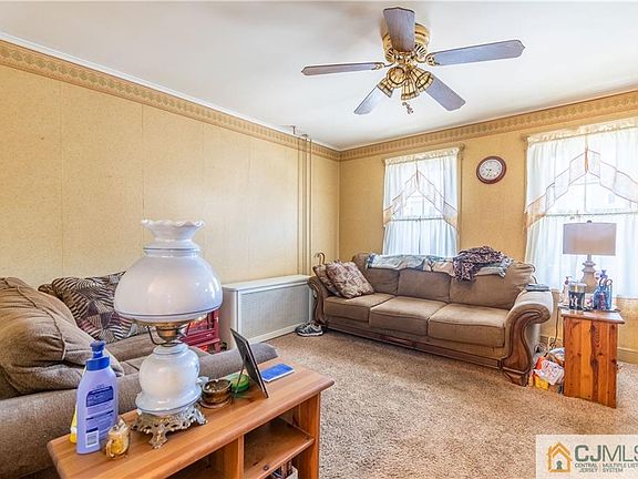 5th image of 354 David St