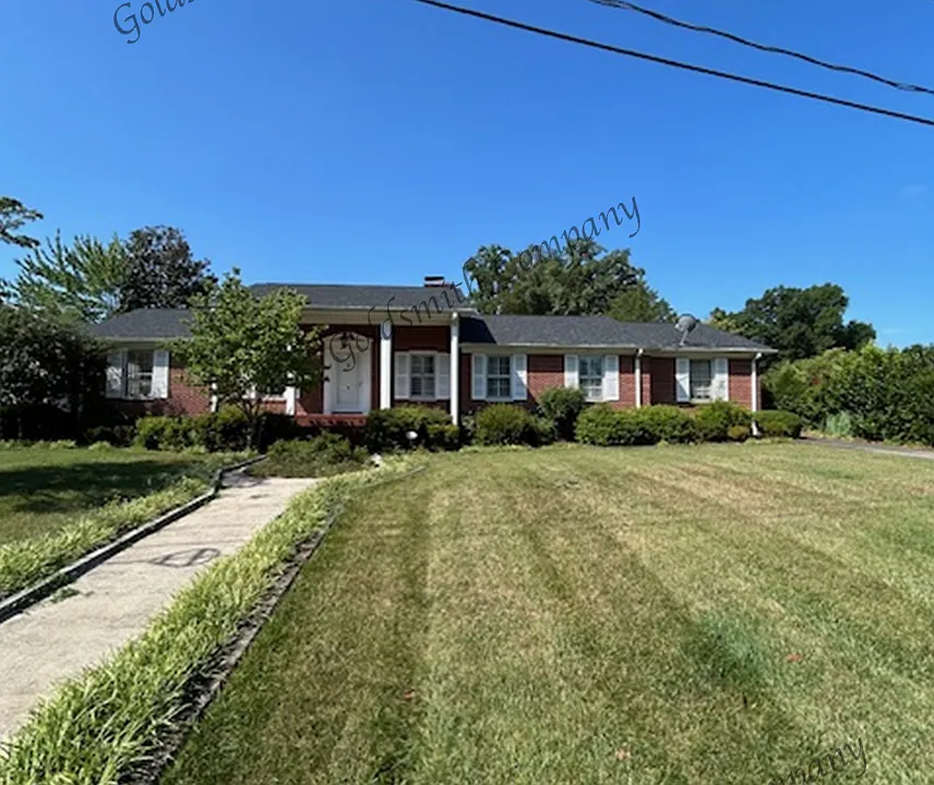 2 Woodfern Cir