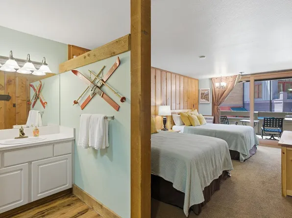 2000 North Village Dr #222, Truckee, CA 96161