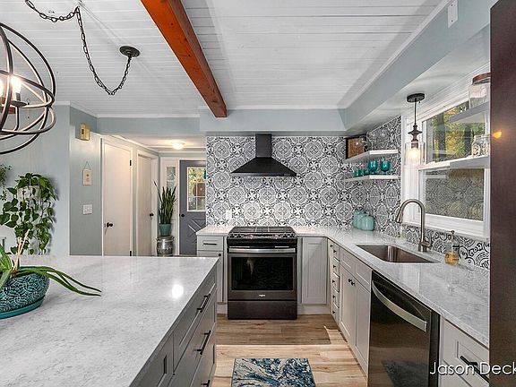 3rd image of 9090 Loveless Dr NE