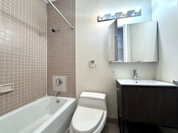 303 East 43rd Street image 8 of 8