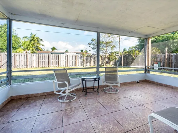 9331 NW 24th Pl, Sunrise, FL 33322