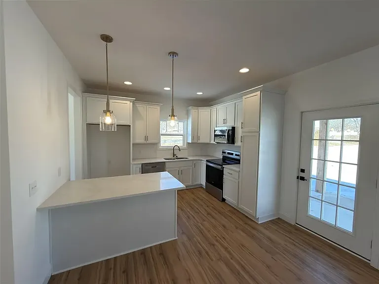 101 Madeline Ct — Photo 6