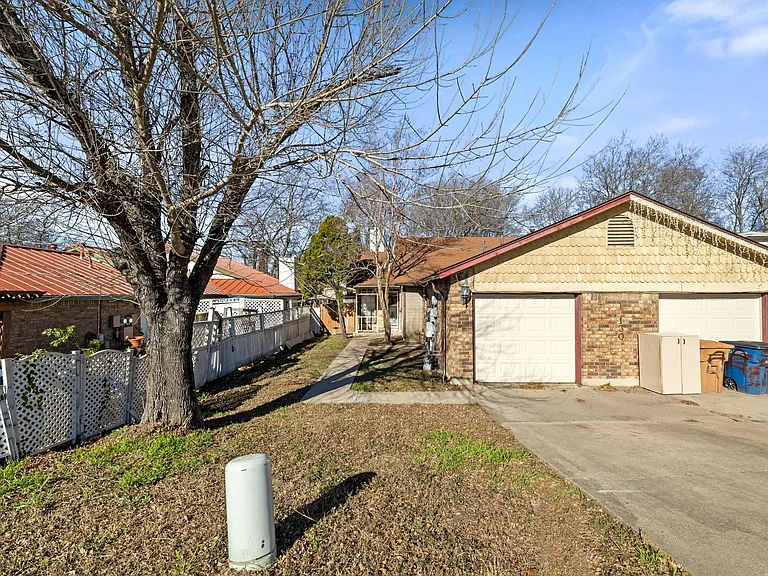 12130 Thompkins Dr #A — Photo 2