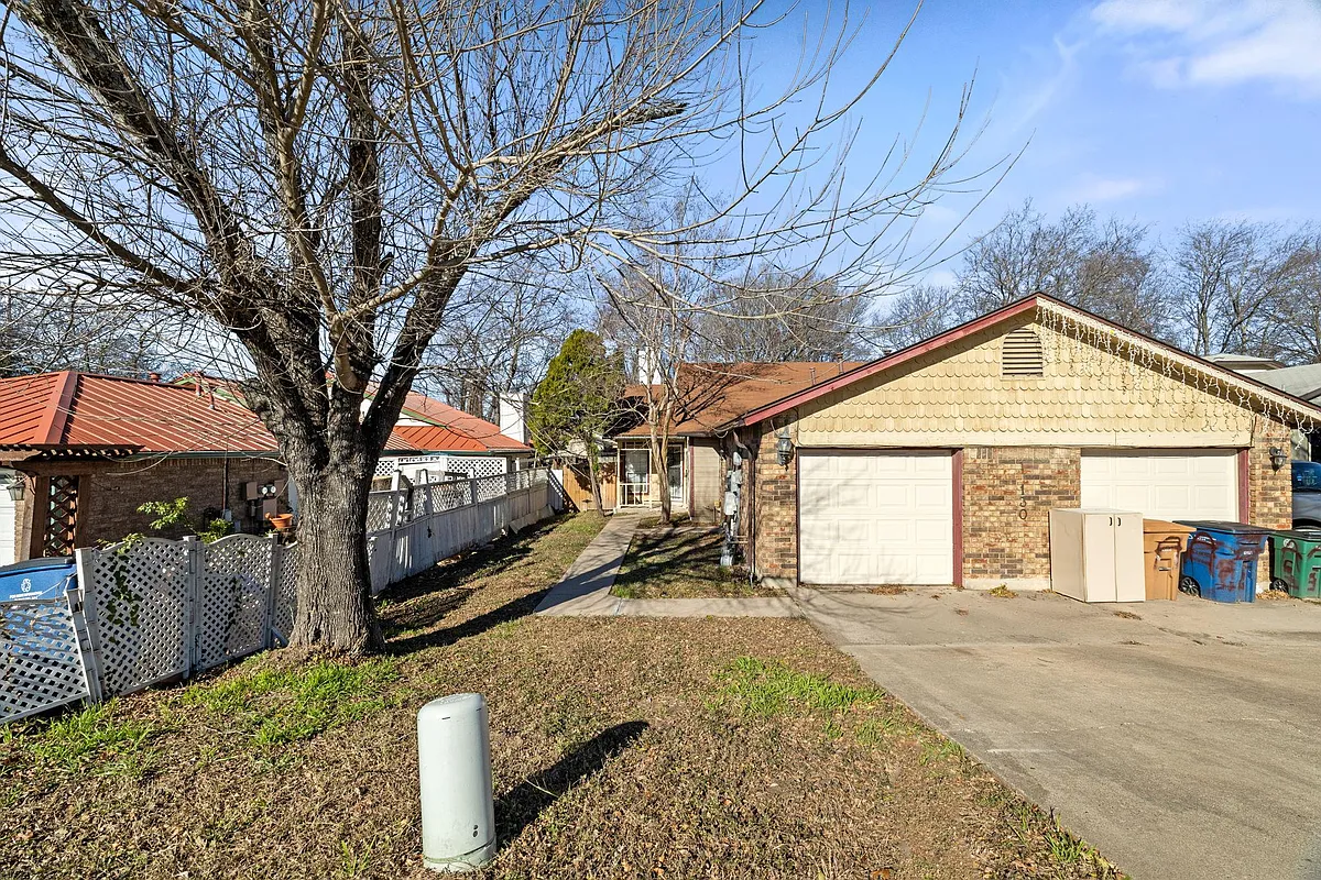 Building Photo - 12130 Thompkins Dr #A