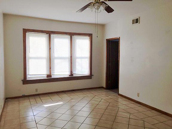 3rd image of 3444 W Grenshaw St APT 2