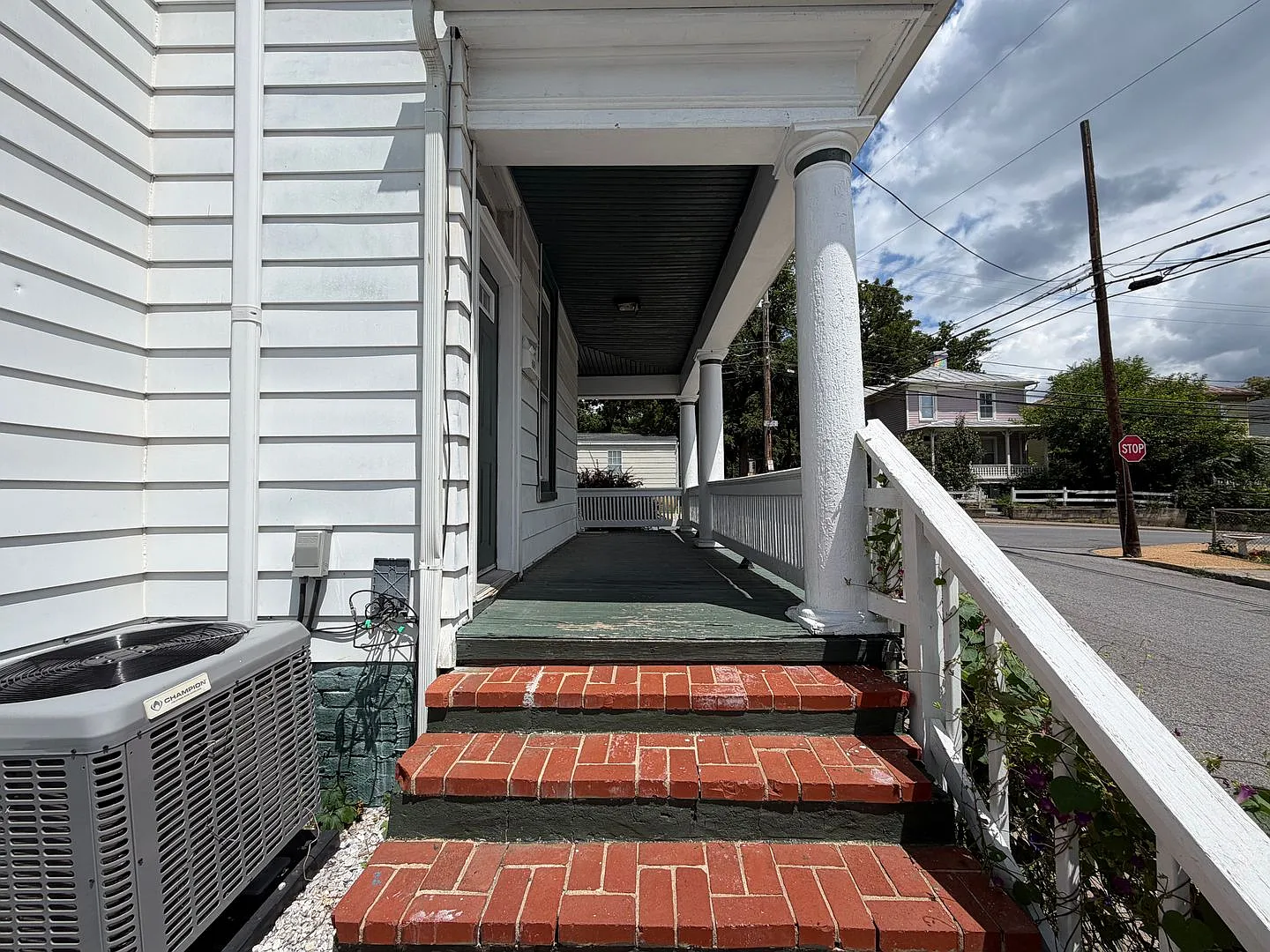 702 Nelson Street - Charming 3BR/1BA in Staunton! — Photo 3