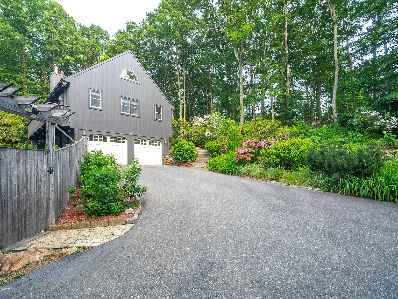 4 bed, 3.5 bath, 2550 sqft, $4,500 — Photo 4