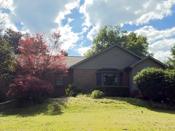 293 Spring Run Rd, Crescent, PA 15046