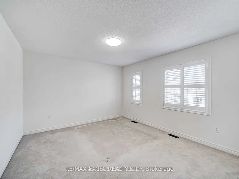 67 Alvin Curling Cres — Photo 26