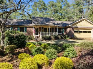 205 W Hedgelawn Way, Southern Pines, NC 28387
