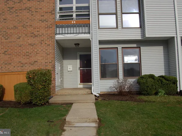 8C Twin Rivers Dr, Hightstown, NJ 08520