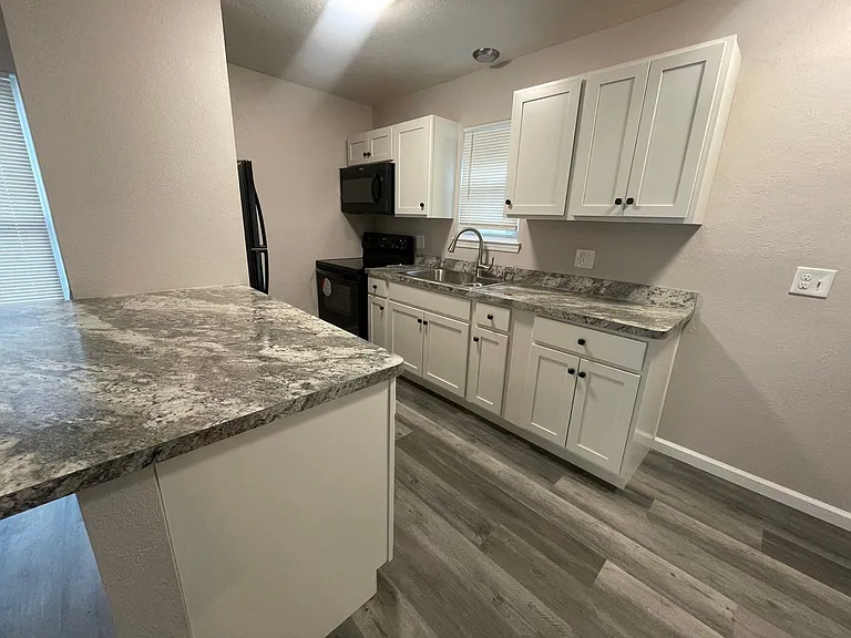 Garden Ridge Apartments — Photo 36