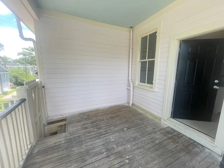 406 E Duffy St — Photo 11
