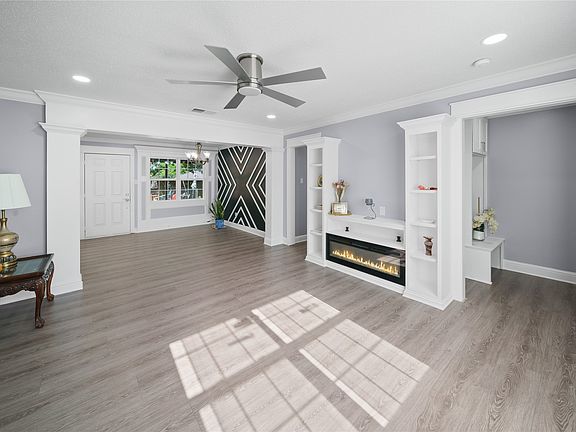 3rd image of 309 Gray St