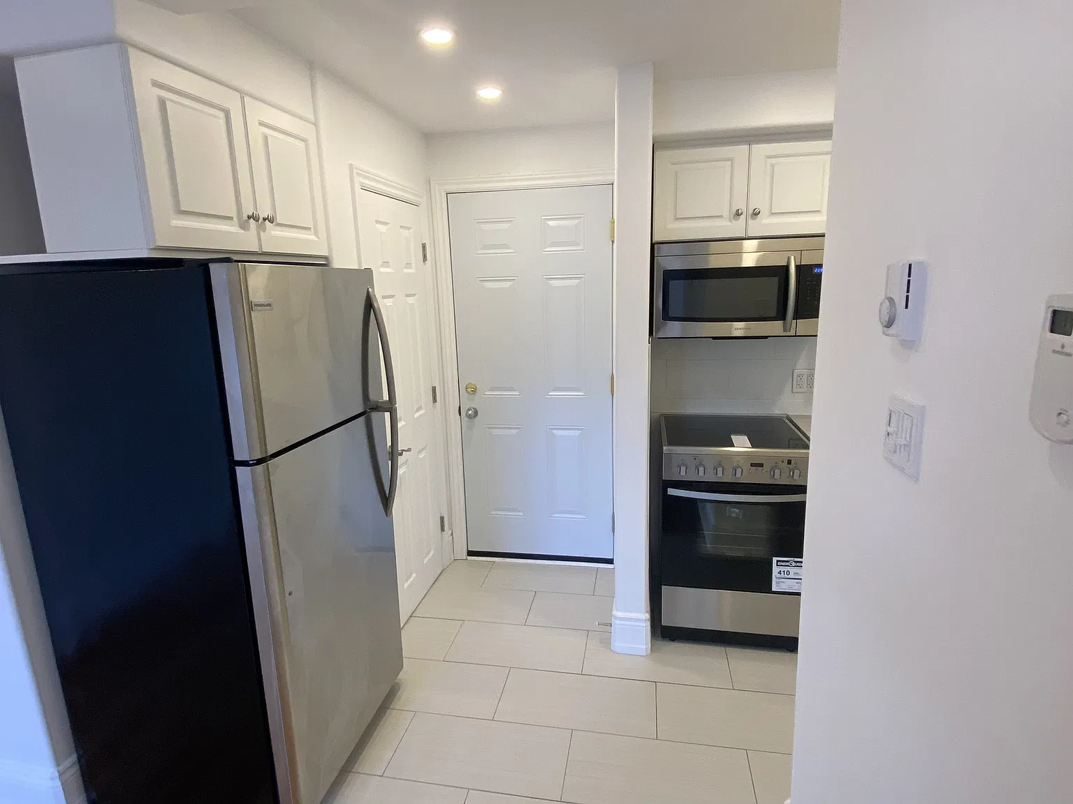 Studio, 300 sqft, $1,395 — Photo 1