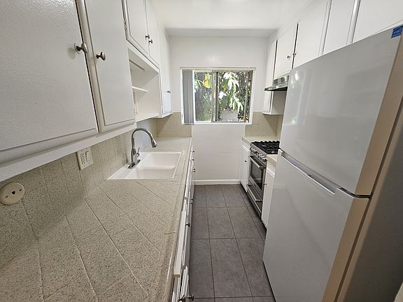 4th image of 1202 N Fuller Ave APT 11