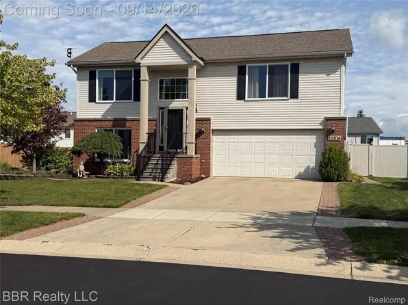 20704 Busenbark Ln, Brownstown, MI 48183