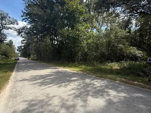 16 Long St, Splendora, TX 77372