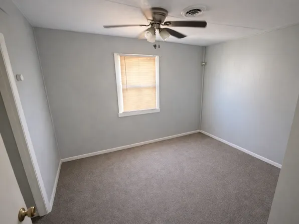 1132 Bel Aire Dr, Rantoul, IL 61866