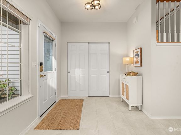4th image of 4000 Campus Green Drive NE