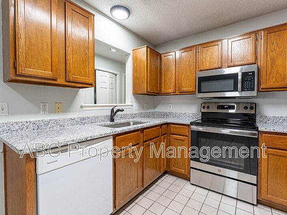 5th image of 5803 Samantha St #B