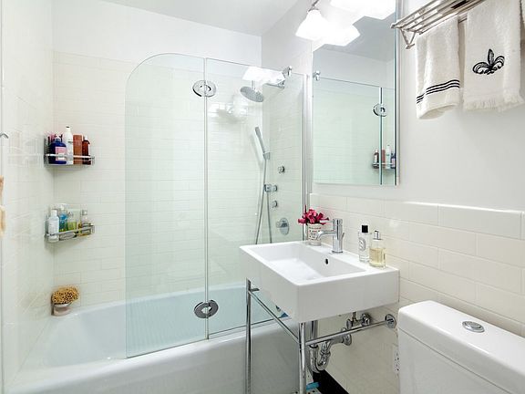 3rd image of 520 E 76th St APT 6E