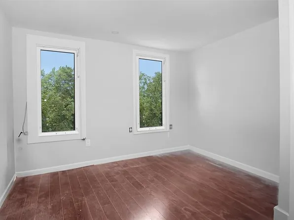 2040 Washington Avenue image 13 of 25