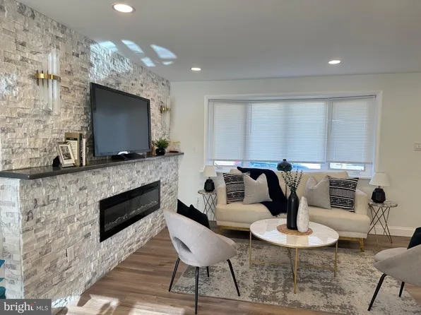 504 Rennard St, Philadelphia, PA 19116