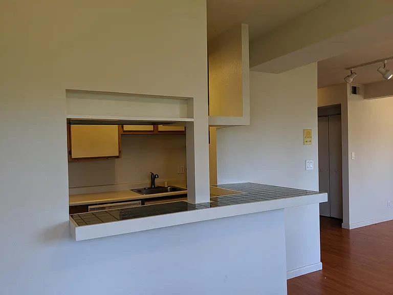 516 Monterey Rd #B — Photo 5
