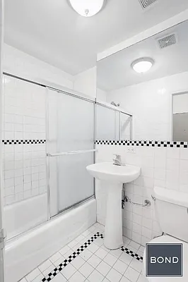 Rented by Bond New York | media 32