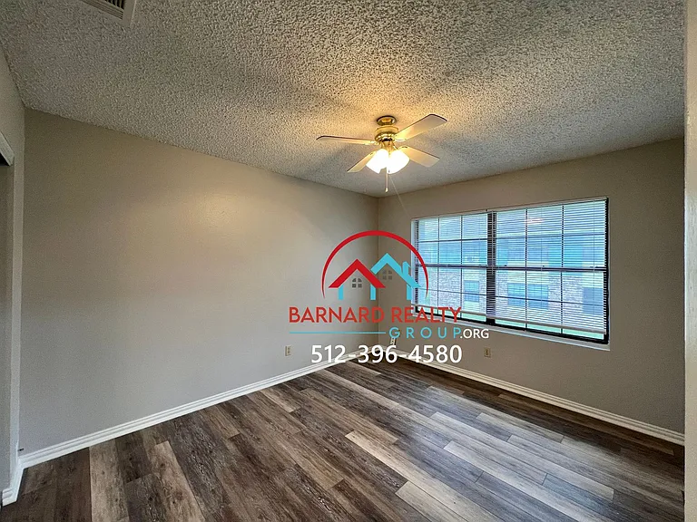 108 Lady Bird Lane — Photo 10