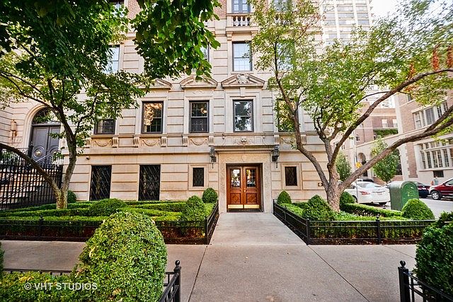 1st image of 1366 N Dearborn St APT 13B