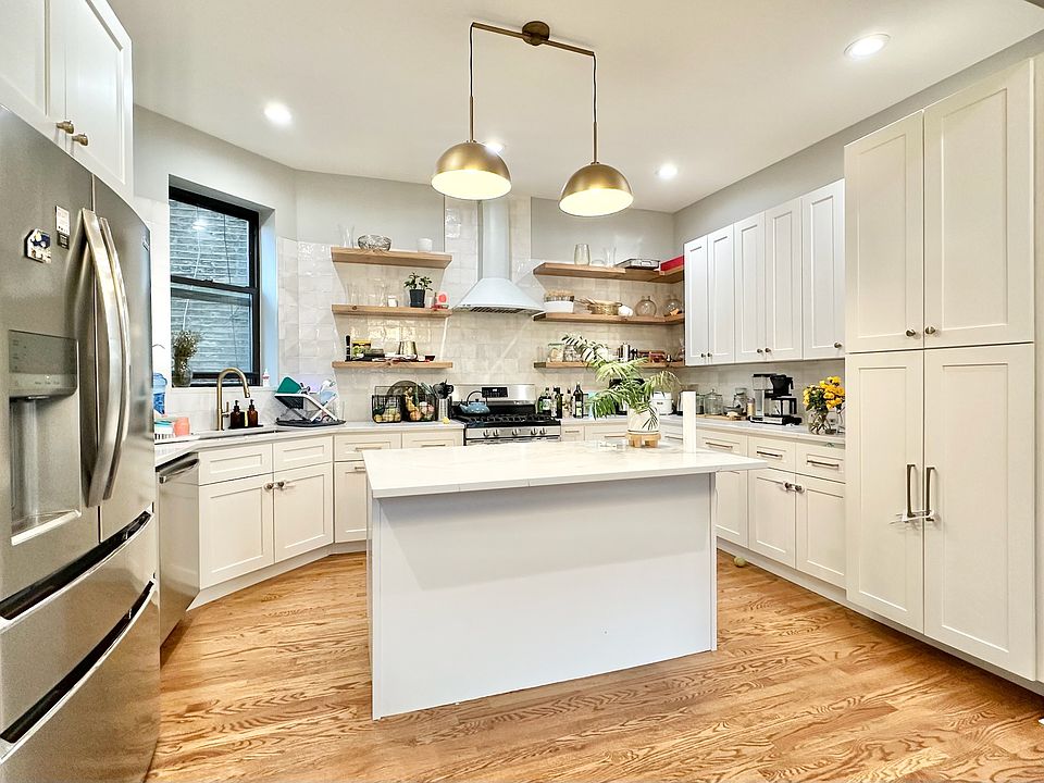 1st image of 2901 W Logan Blvd APT 1