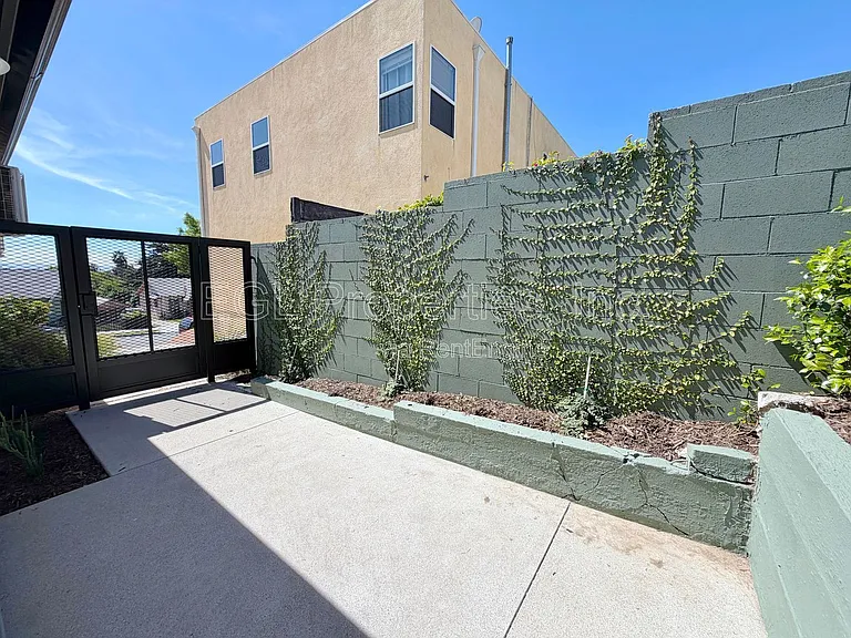 4239 1/2 W 64th St #4239-1/2 — Photo 14