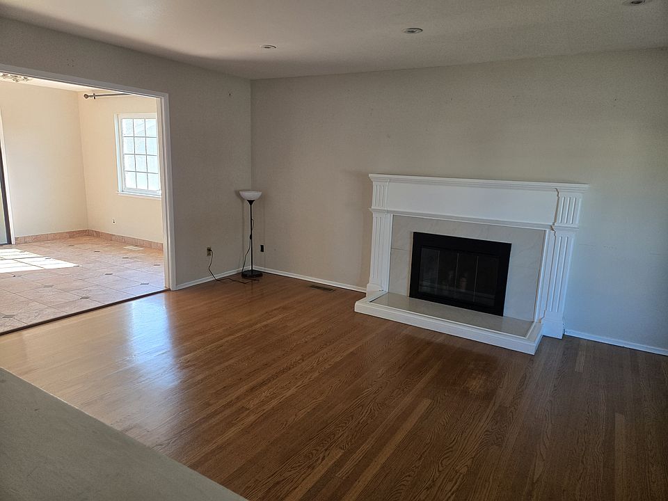 1st image of 3426 Fleetwood Dr