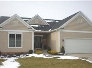 984 Flanders Dr, Wadsworth, OH 44281