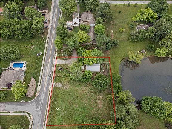 5th image of 1850 NE Roanoke Dr