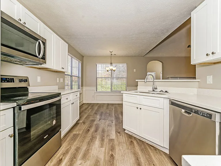 654 Highpoint Way — Photo 8